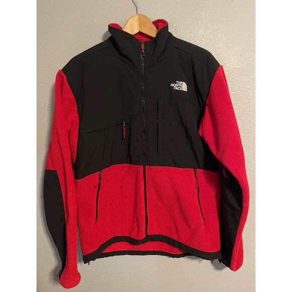 North Face Denali Jacket Mens Medium Red Black Polartec Fleece Full Zip Outdoor - Picture 1 of 9